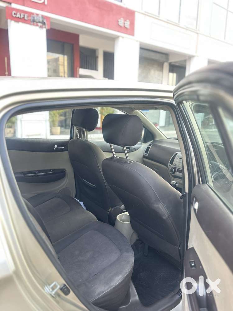 Hyundai I20 2010-2012 1.4 Asta At With Avn, 2011, Petrol