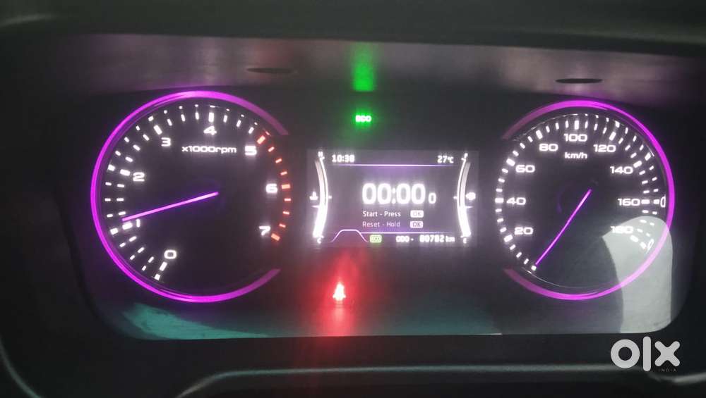 Mahindra Marazzo M8, 2019, Diesel