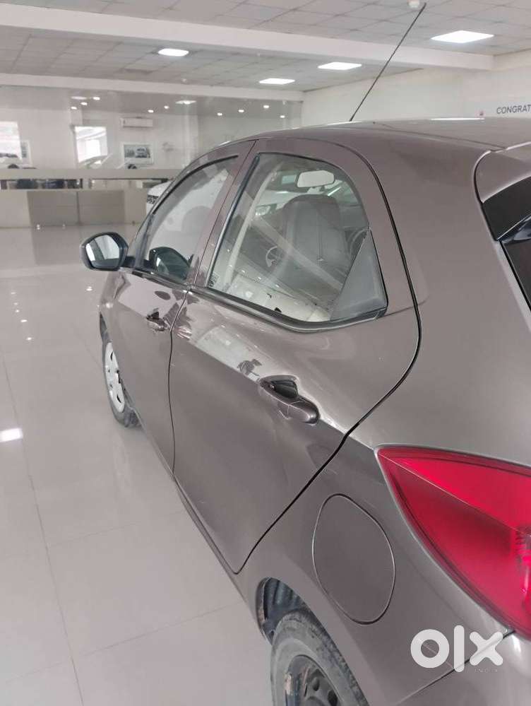Tata Tiago 1.2 Revotron Xt, 2017, Petrol