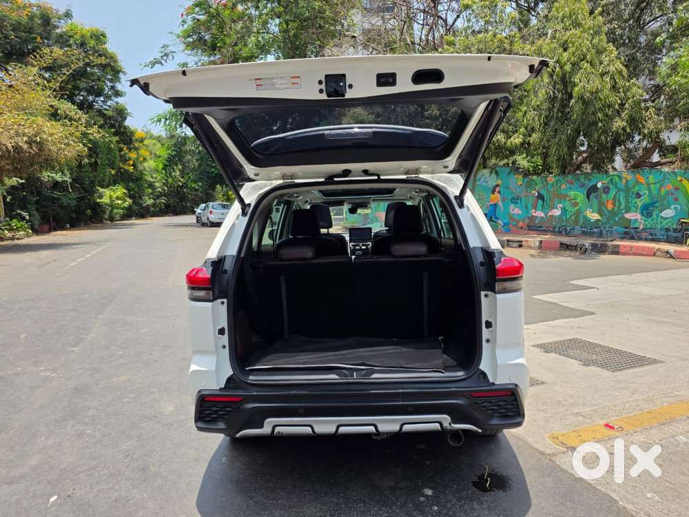 Toyota Innova Hycross 2.0 Zx (o) Hybrid 7 Str, 2023, Petrol