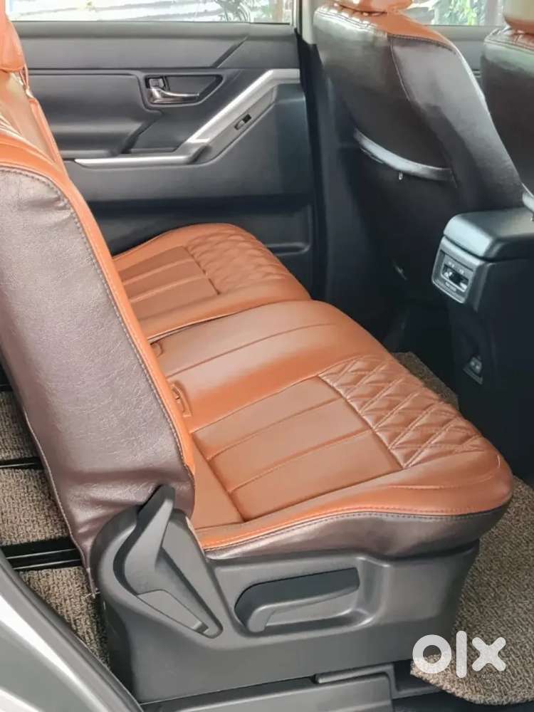 Toyota Innova Hycross 2.0 2024