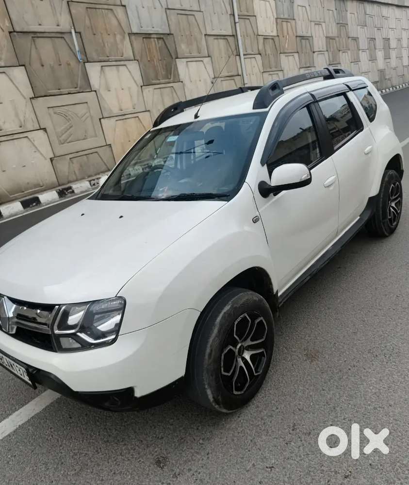 Renault Duster Petrol 2016 Model. Well Maintained.