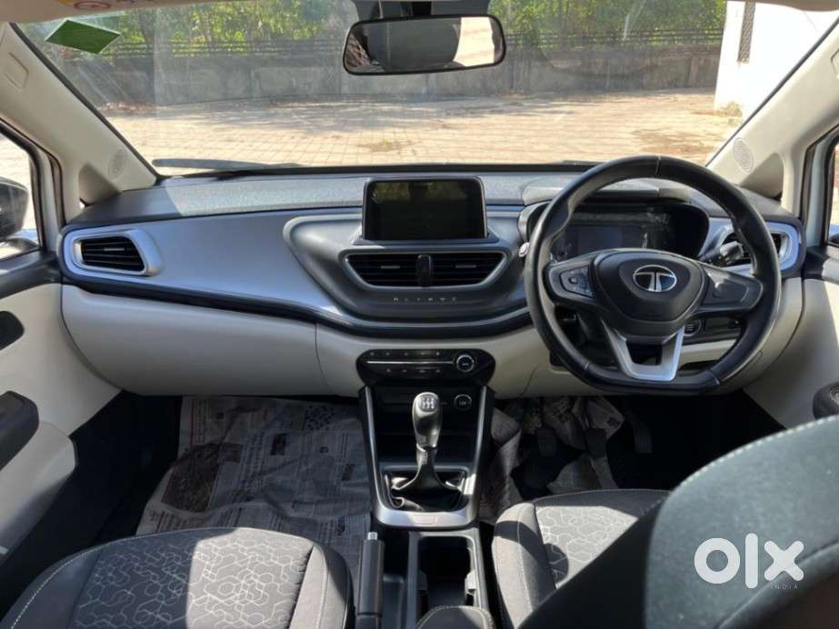 Tata Altroz Xz Plus (s), 2024, Petrol