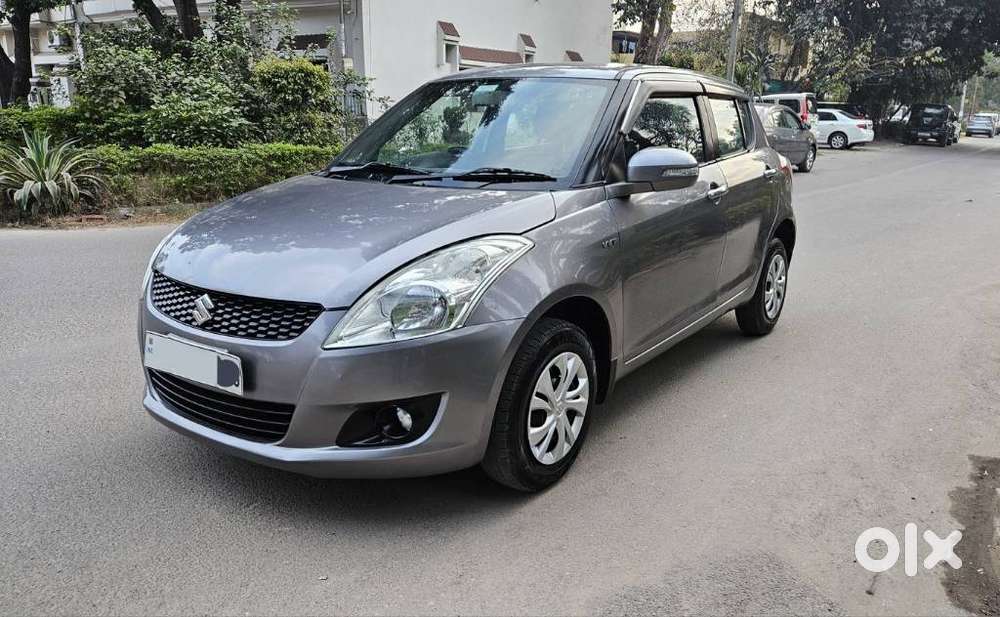 Maruti Suzuki Swift Vxi + Manual, 2012, Petrol