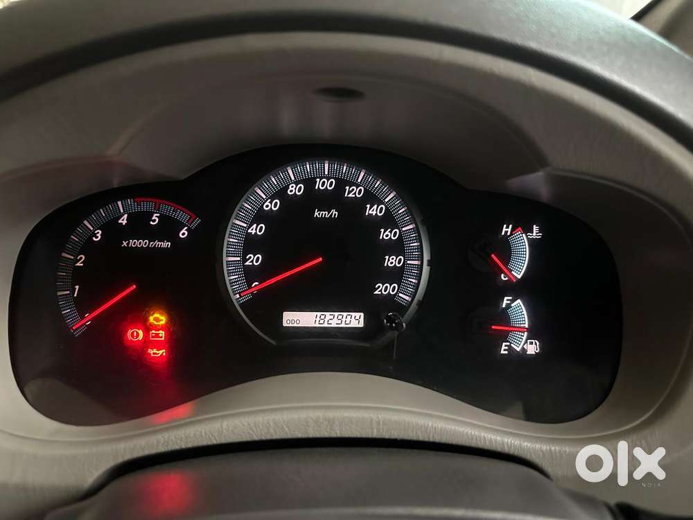 Toyota Innova 2.5 V 8 Str, 2012, Diesel