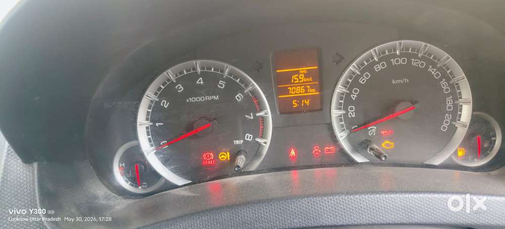 Maruti Suzuki Swift Vxi 1.2 Abs Bs-iv, 2017, Petrol