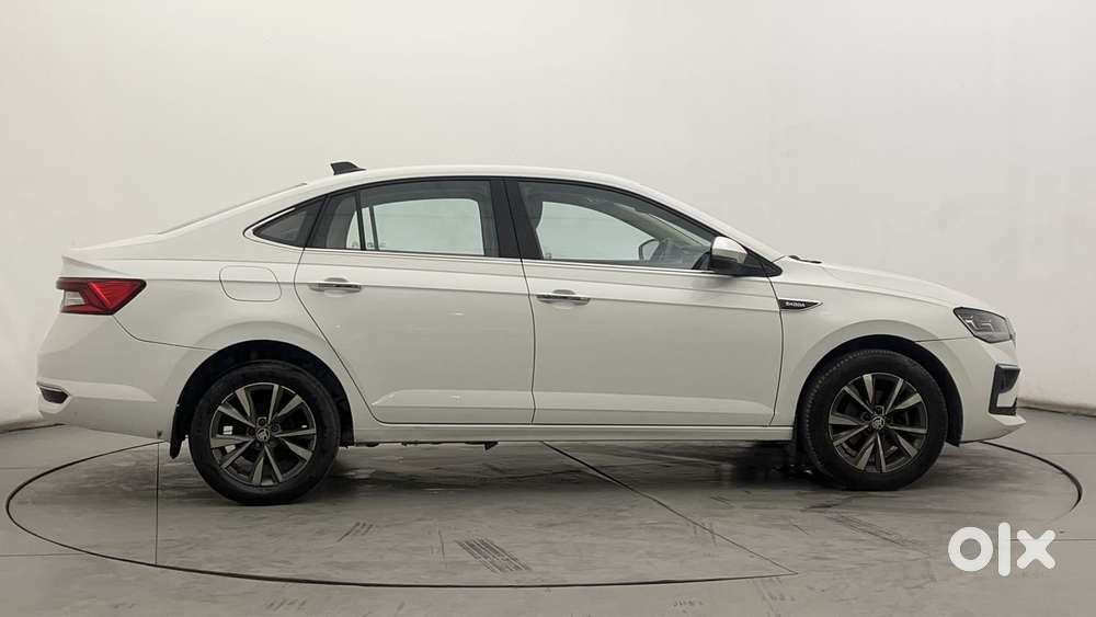 Skoda Slavia Style 1.0l Tsi At, 2022, Petrol