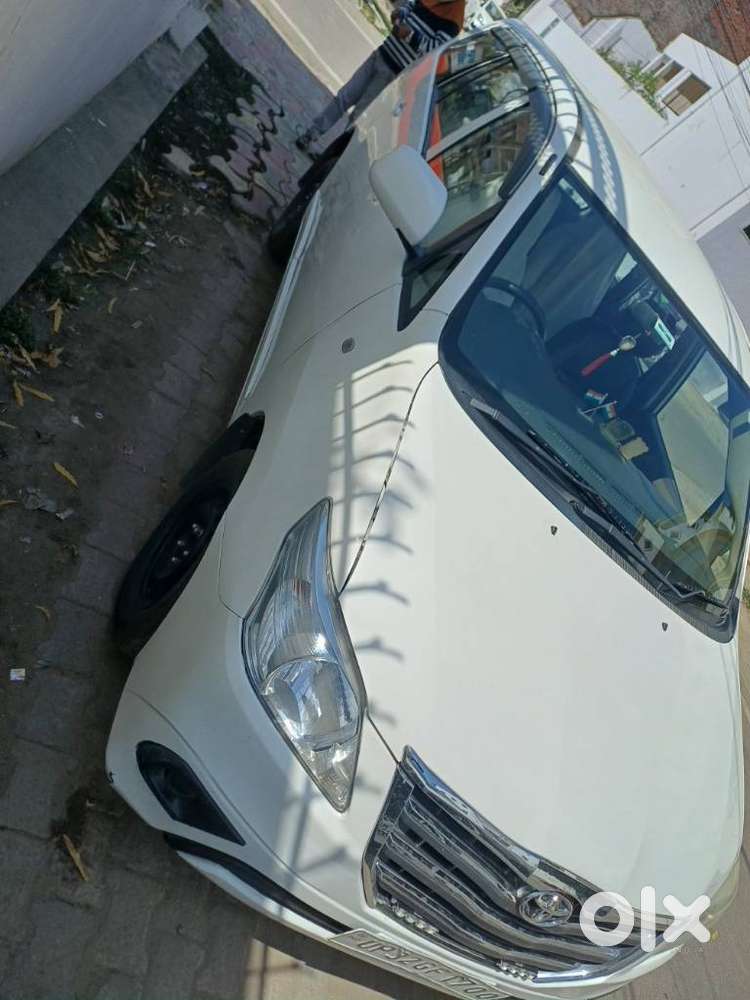 Toyota Innova 2.5 G (diesel) 7 Seater, 2015