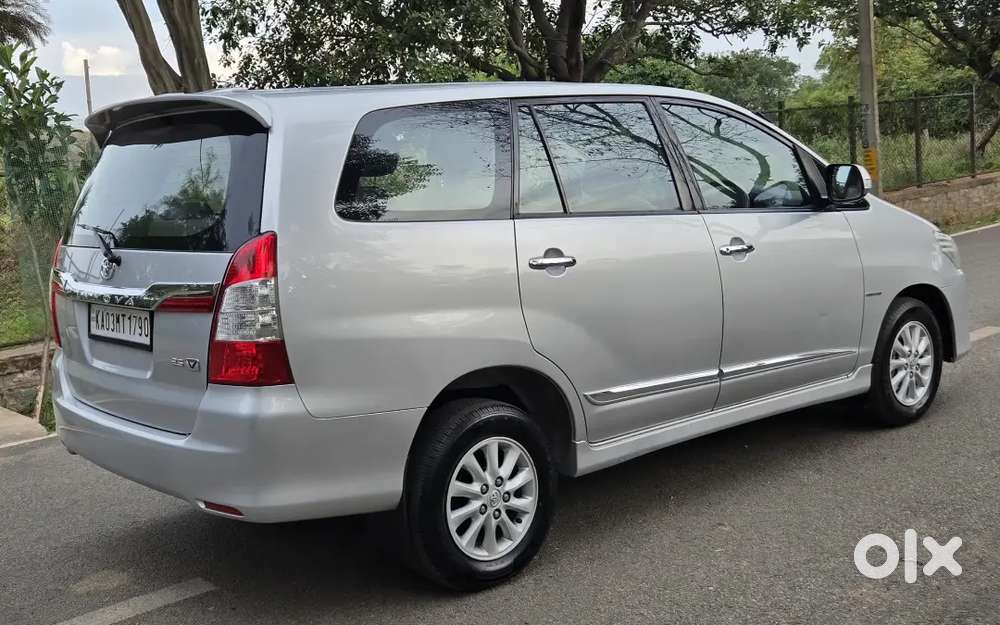 Toyota Innova 2.5 Vx Diesel Manual 2013,just 70000 Kilometers Driven