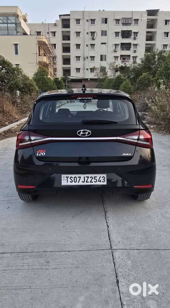 Hyundai I20 Asta (o) 1.2 Mt, 2023, Petrol