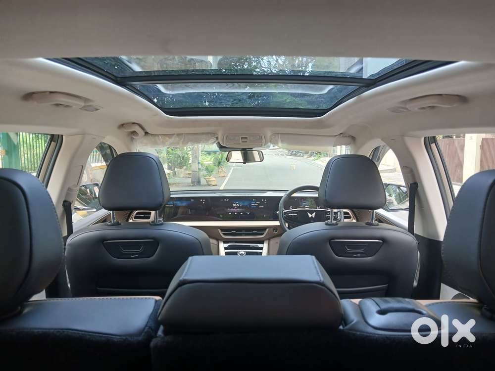 Mahindra Xuv 7xo Ax, 2026, Petrol