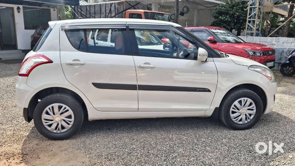 Maruti Suzuki Swift 1.2 Vxi (o), 2013, Petrol
