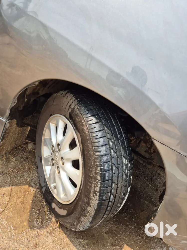 Toyota Innova 2014 Diesel 250000 Km Driven