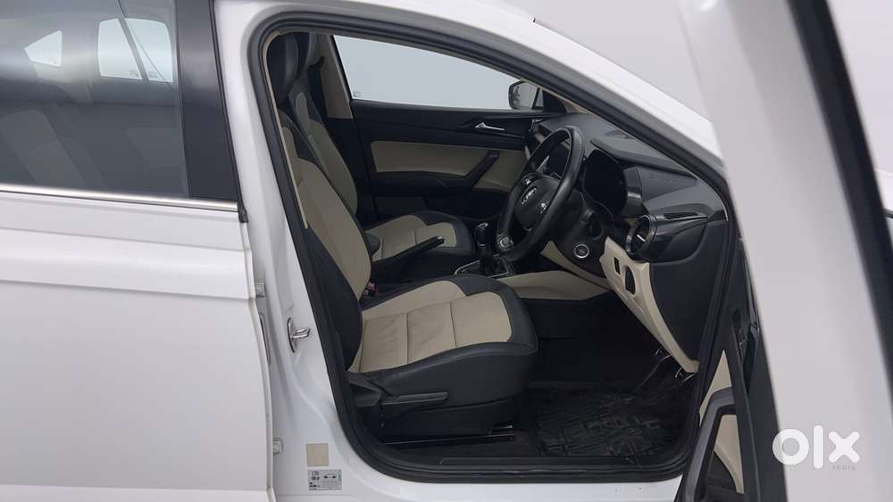 Skoda Slavia Style 1.0l Tsi Mt, 2022, Petrol