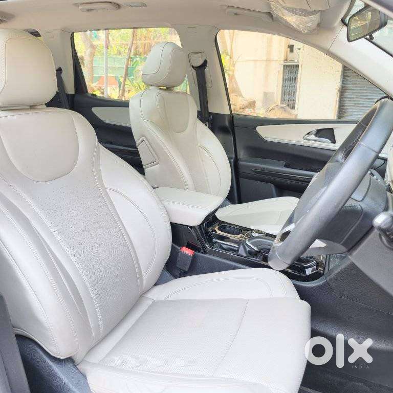 Mahindra Xuv700 2.2 Ax 7 Diesel At Str, 2022, Diesel