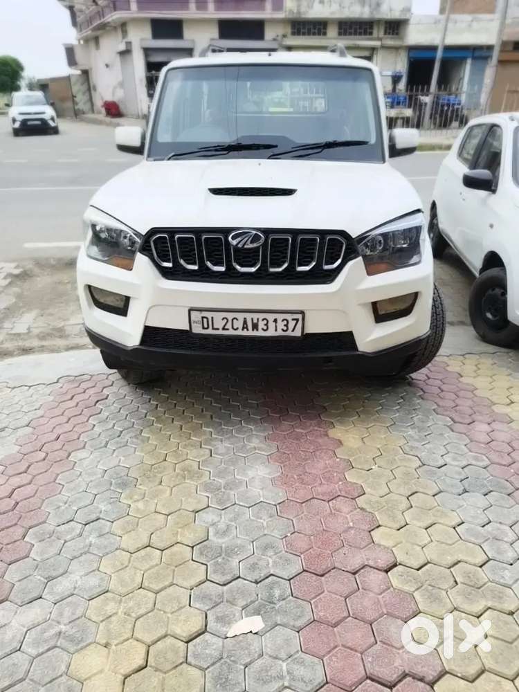 Mahindra Scorpio S6 Plus 2017