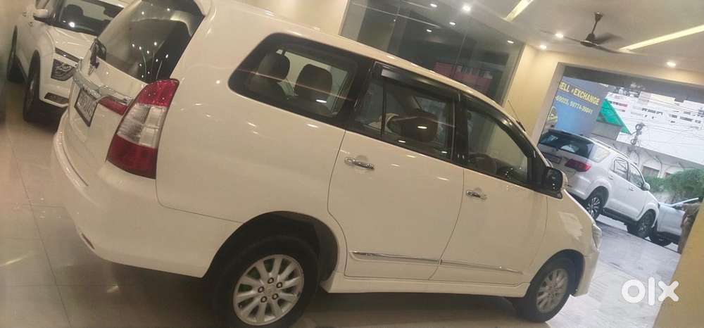 Toyota Innova 2.5 Zx Diesel 7 Seater Bsiii, 2014, Diesel