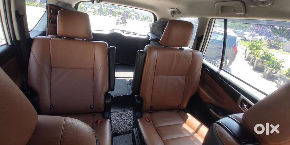 Toyota Innova Crysta, 2022, Petrol
