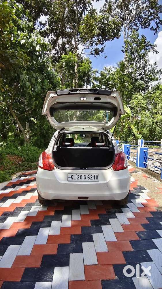 Maruti Suzuki Swift Vxi With Abs, 2014, Petrol