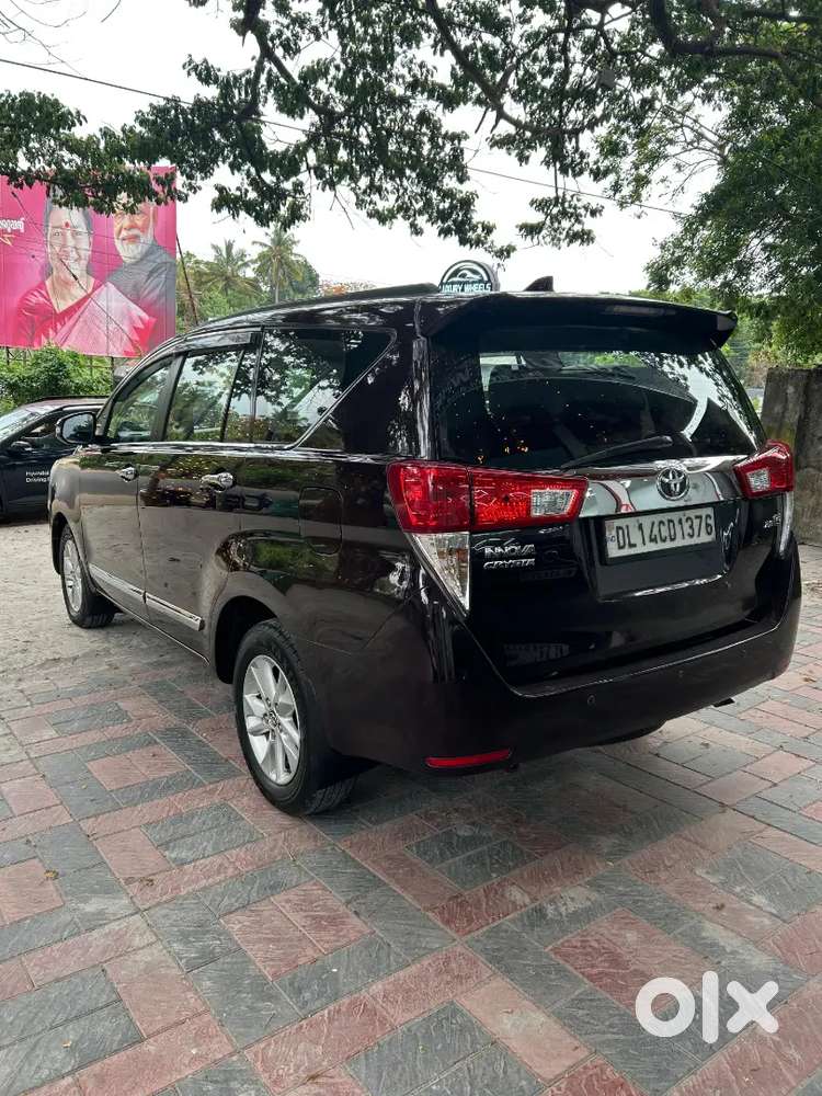 Toyota Innova Crysta 2017 Diesel Well Maintained