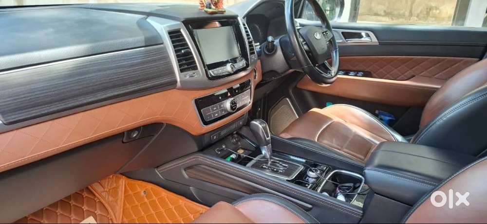 Mahindar Alturas G4 Premium Luxuary Car Tiptop Condition First Owner