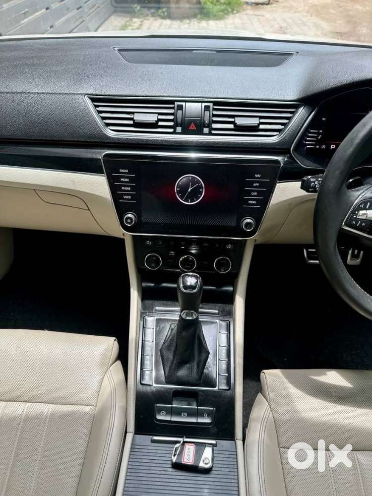 Skoda Superb 2.0 L&k Tsi At, 2021, Petrol