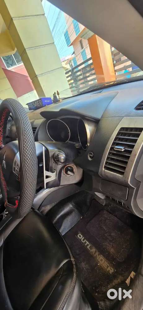 Mitsubishi Outlander Petrol Automatic 2009