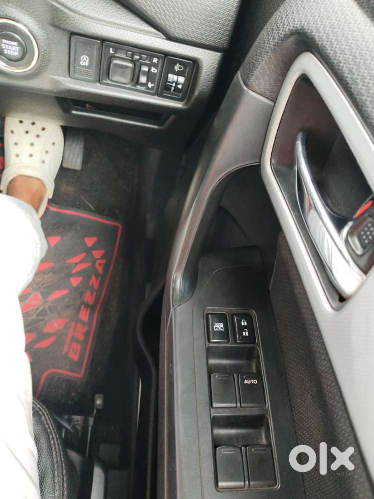 Maruti Suzuki Brezza Zxi Plus At, 2022, Petrol