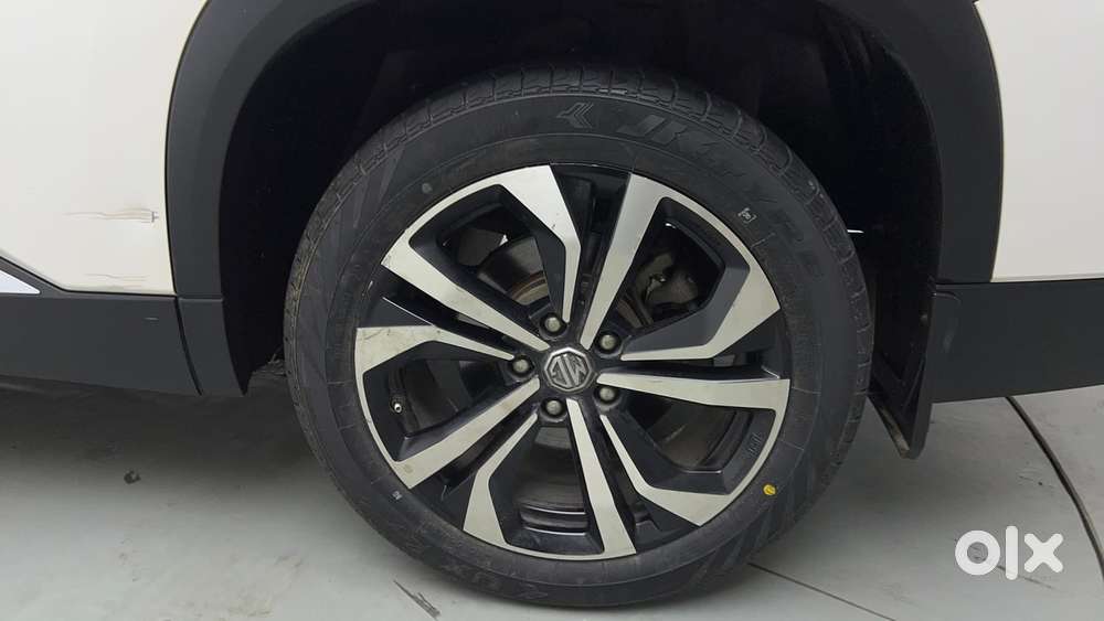 Mg Hector Plus Savvy Pro 1.5 Turbo Petrol Cvt 7 Str Dual Tone, 2023,..