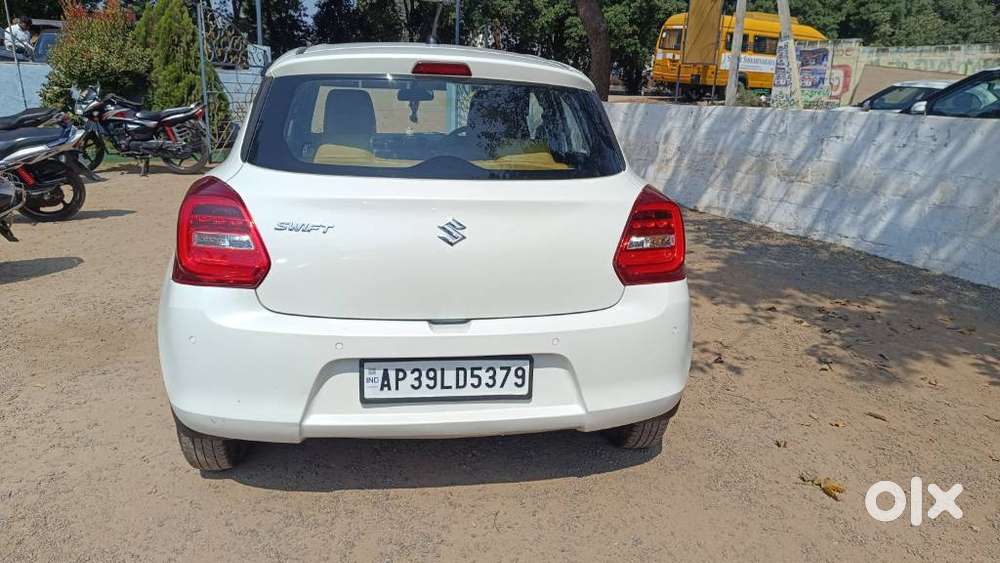 Maruti Suzuki Swift Vxi + Manual, 2021, Petrol