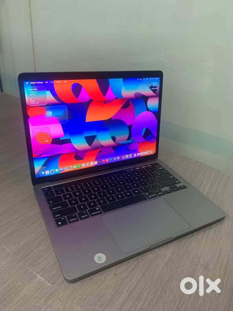 MacBook Pro M2 Chip 2022 (13inch) 8GB 256GB Touchbar One Year