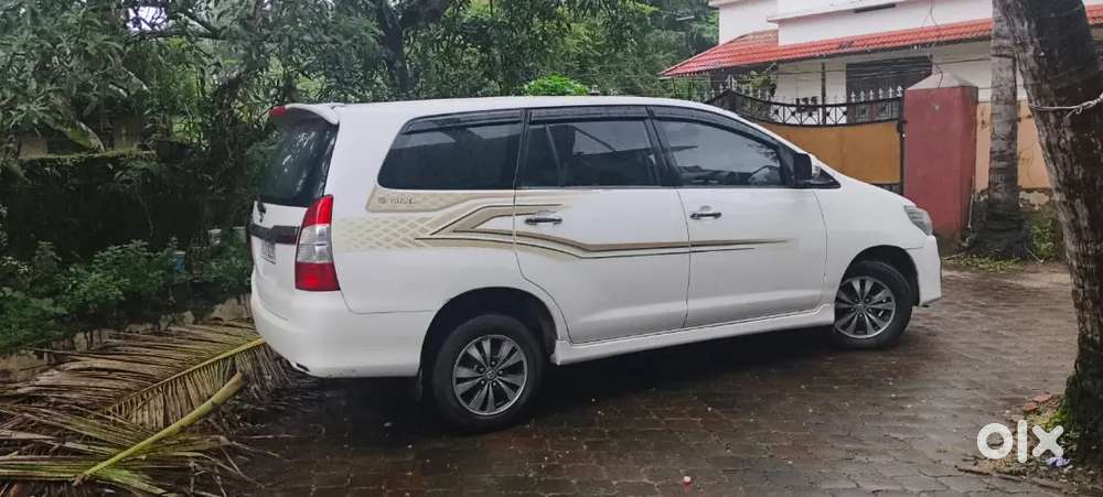 Toyota Innova 2015