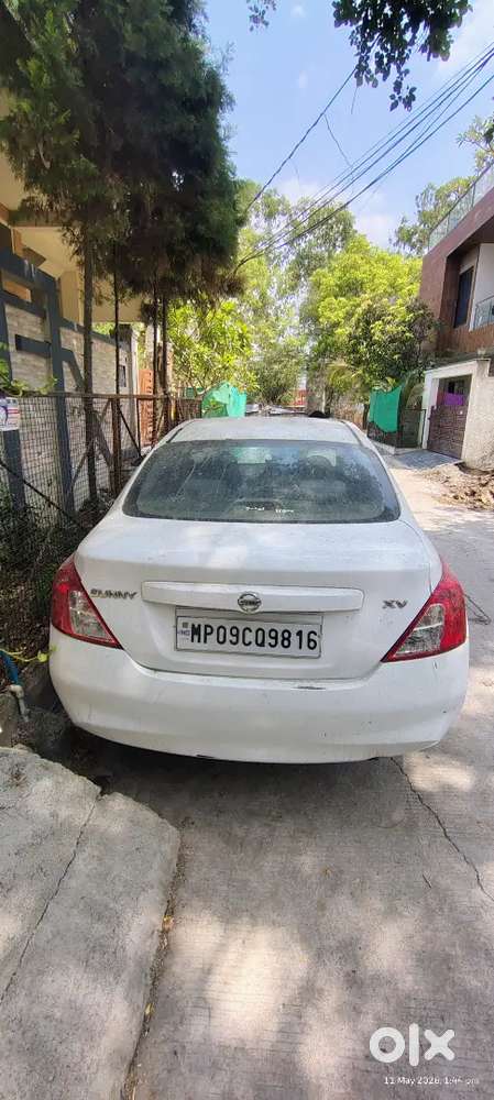 Nissan Sunny 2015