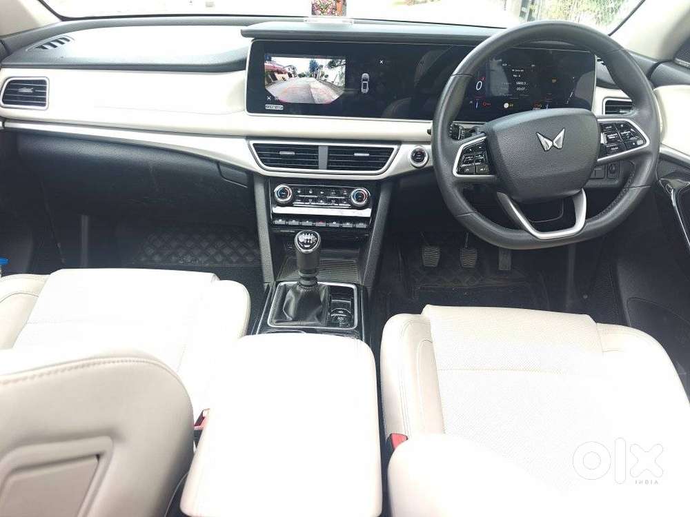 Mahindra Xuv700 2.2 Ax 7 Diesel Mt Luxury Pack Str, 2024, Diesel