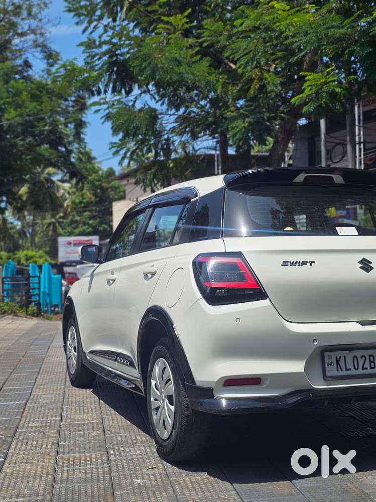 Maruti Suzuki Swift 1.3 Vxi, 2024, Petrol