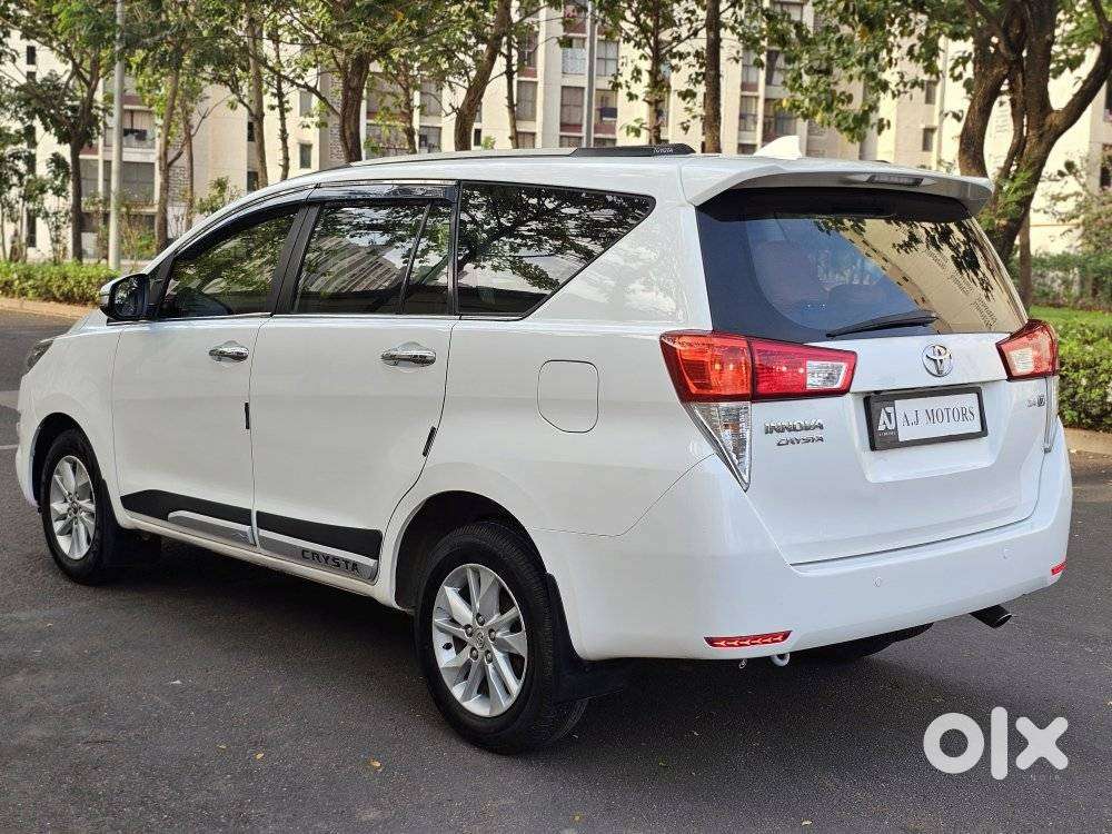 Toyota Innova Crysta 2.4 V 8 Str, 2016, Diesel