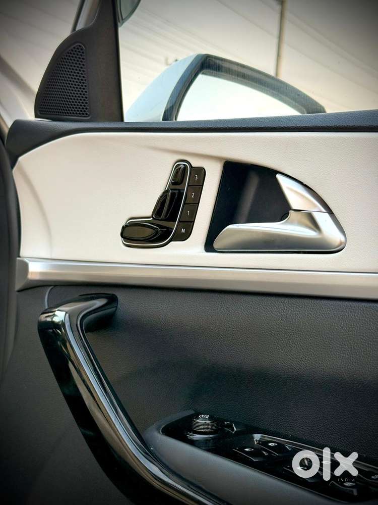 Mahindra Xuv700 2.2 Ax 7 Diesel Mt Str, 2025, Diesel