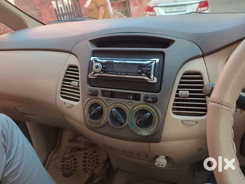 Toyota Innova Petrol 2005