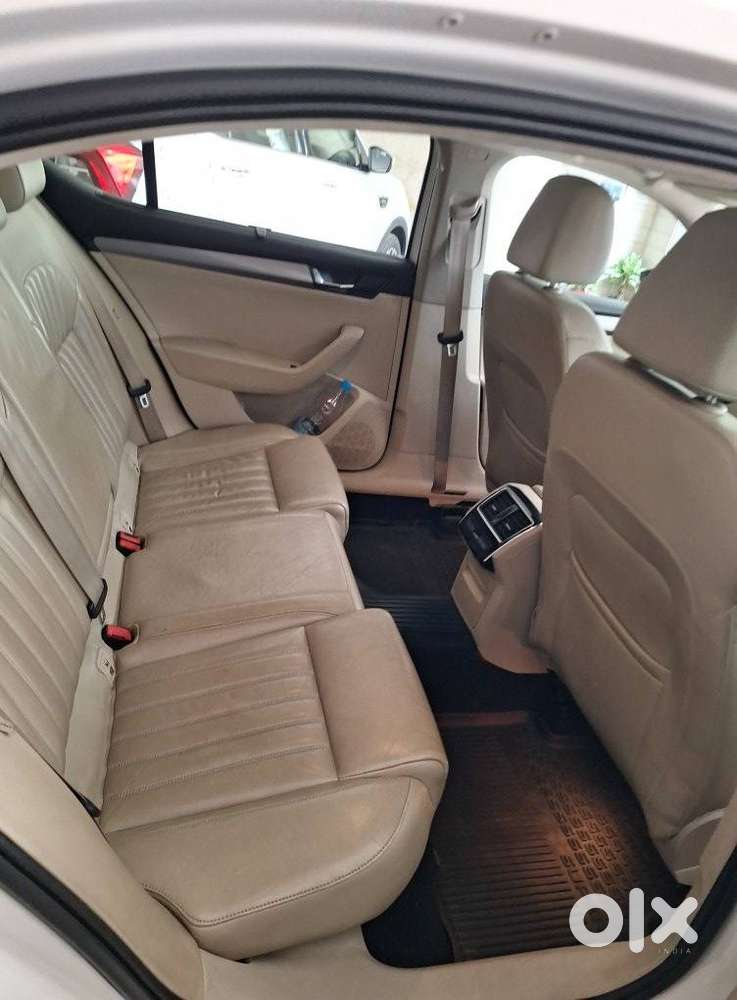 Skoda Superb Style 1.8 Tsi At, 2018, Petrol