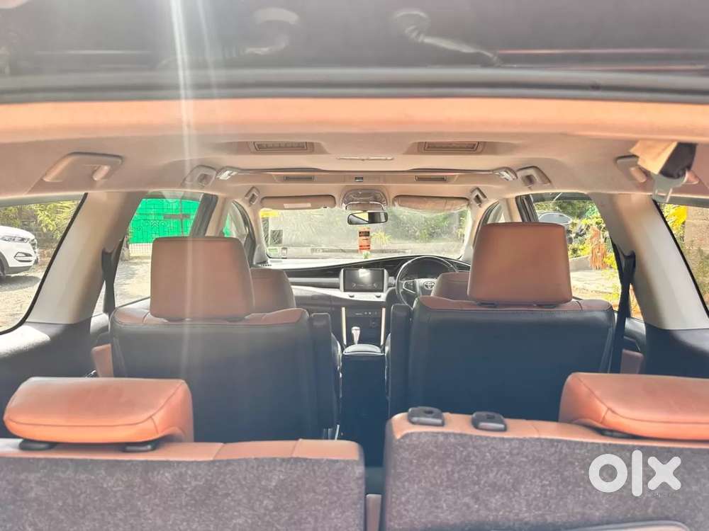 Toyota Innova Crysta 2.8 Zx At 7 Seater, 2017, Diesel