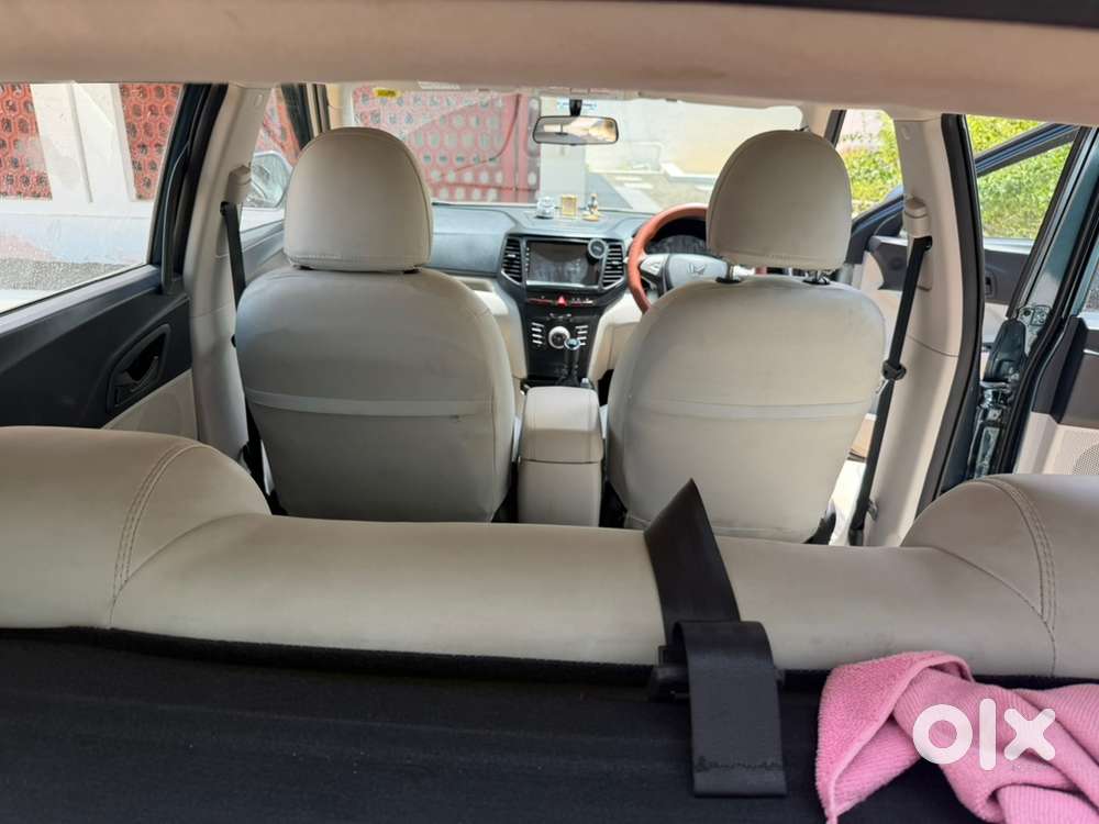 Mahindra Xuv300 Diesel 2023  1st Owner Less Drive
