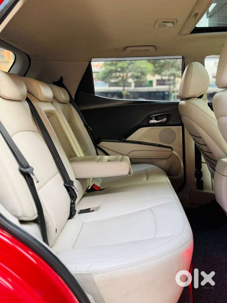 Mahindra Xuv300 W8 Option Diesel, 2019