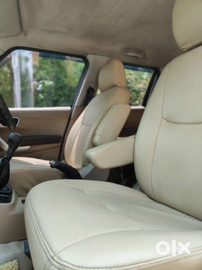 Mahindra Tuv 300 Mhawk100 T8, 2018, Petrol