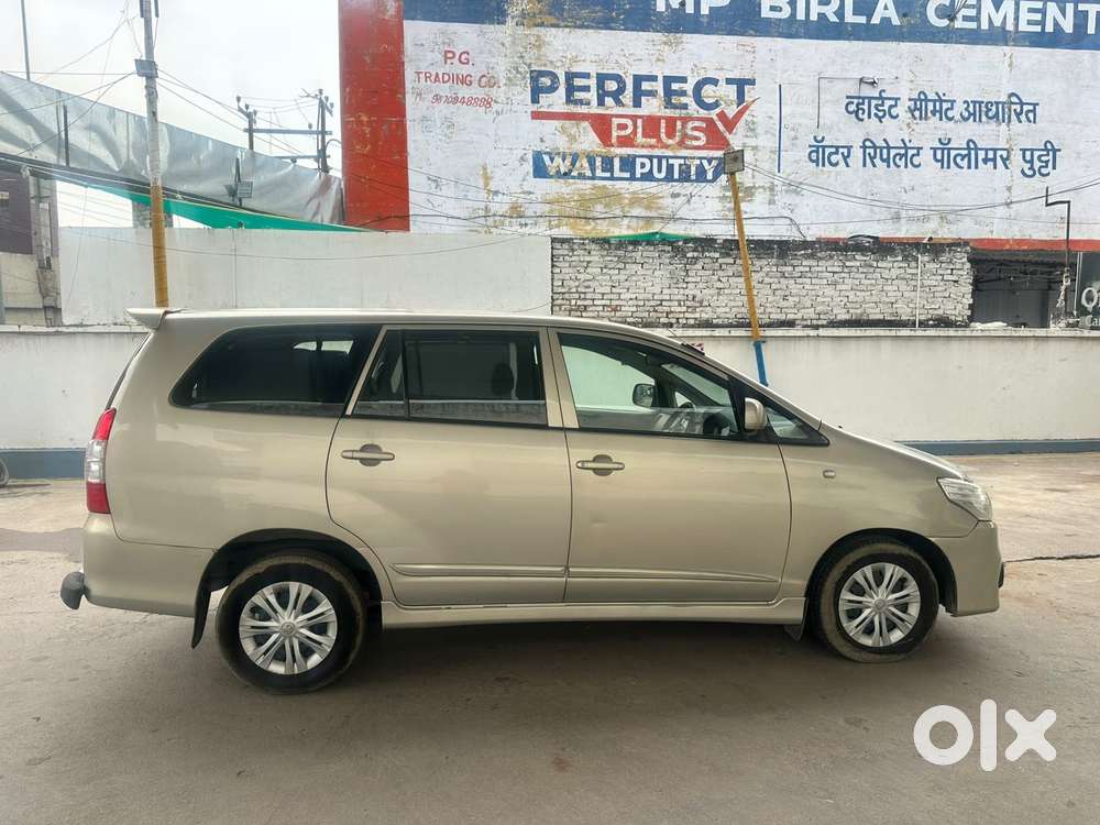 Toyota Innova 2.5 G (diesel) 8 Seater Bs Iv, 2016, Diesel