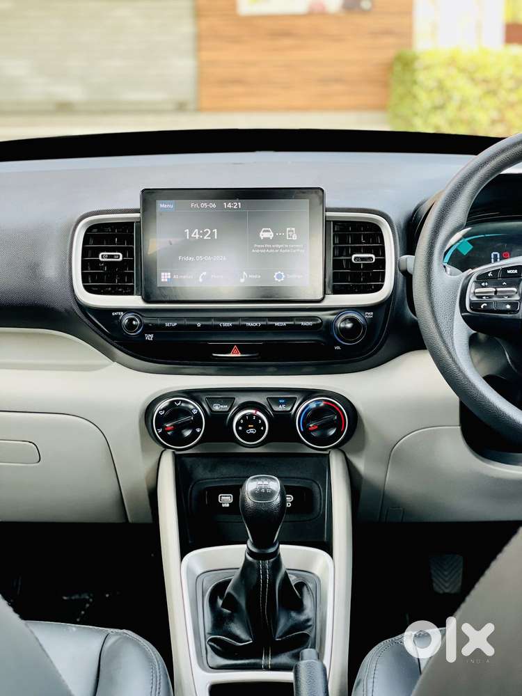Hyundai Venue 1.2 S (o), 2022, Petrol
