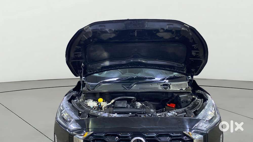 Nissan Magnite Kuro Edition Petrol Amt, 2025, Petrol