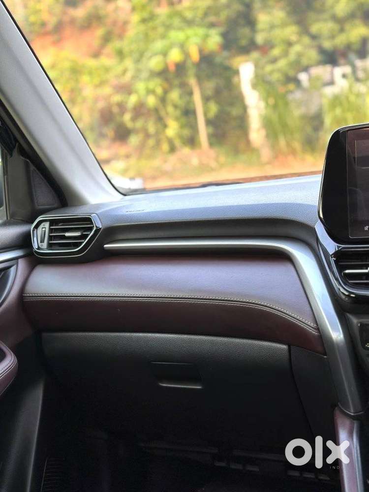 Maruti Suzuki Grand Vitara 1.5 Alpha Smart Hybrid At, 2023, Petrol