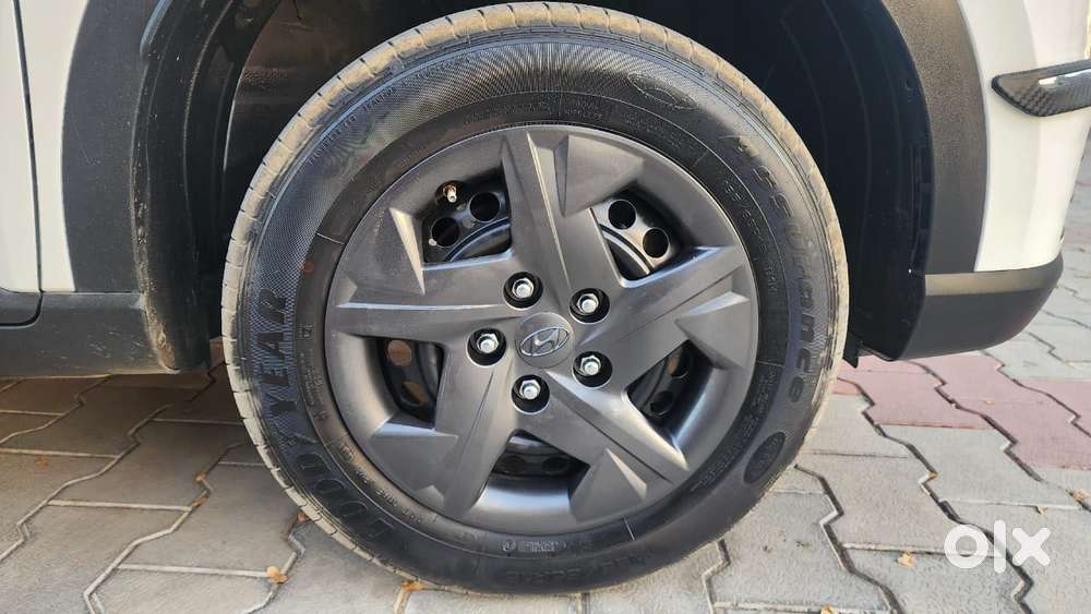 Hyundai Venue S 1.2 Petrol, 2023, Cng & Hybrids