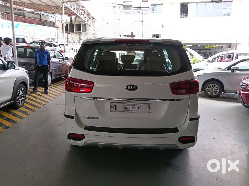 Kia Carnival Premium, 2020, Petrol