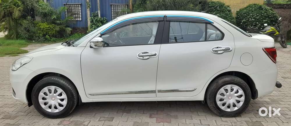 Maruti Suzuki Dzire 1.2 Vxi, 2022, Petrol